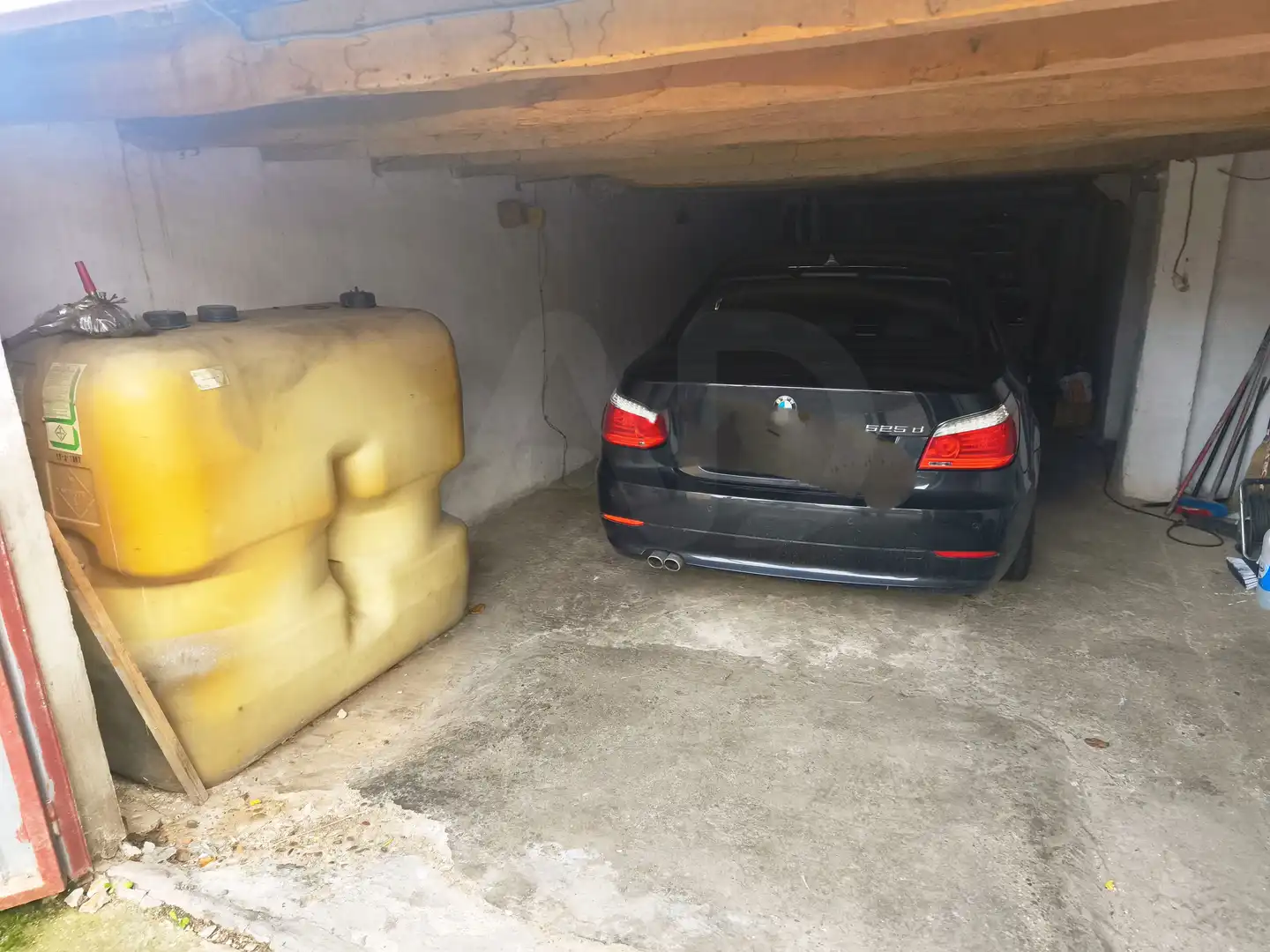 Parking of Buildings for sale in Sahagún