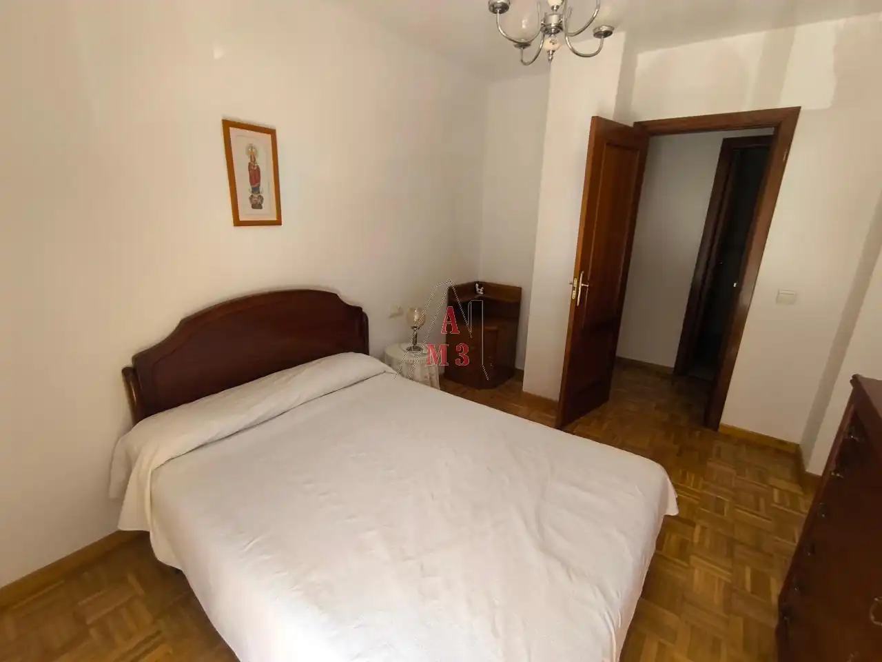 Dormitori de Pis en venda en León Capital  amb Calefacció, Parquet i Traster
