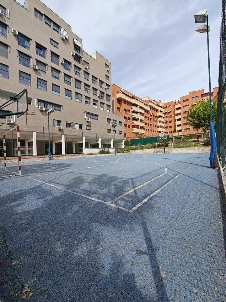 Vista exterior de Piso en venta en Madrid con Aire acondicionado, Calefacción y Parquet