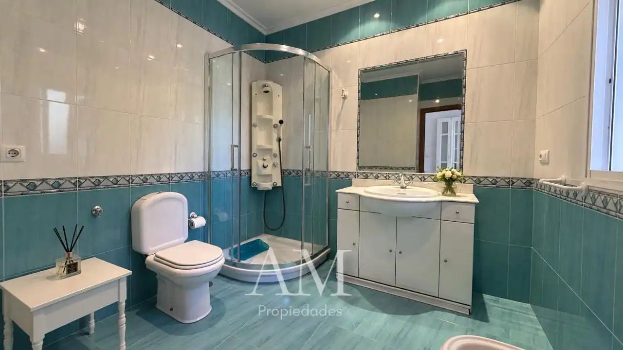 Baño de Casa o chalet en venta en Vigo  con Calefacción, Jardín privado y Terraza