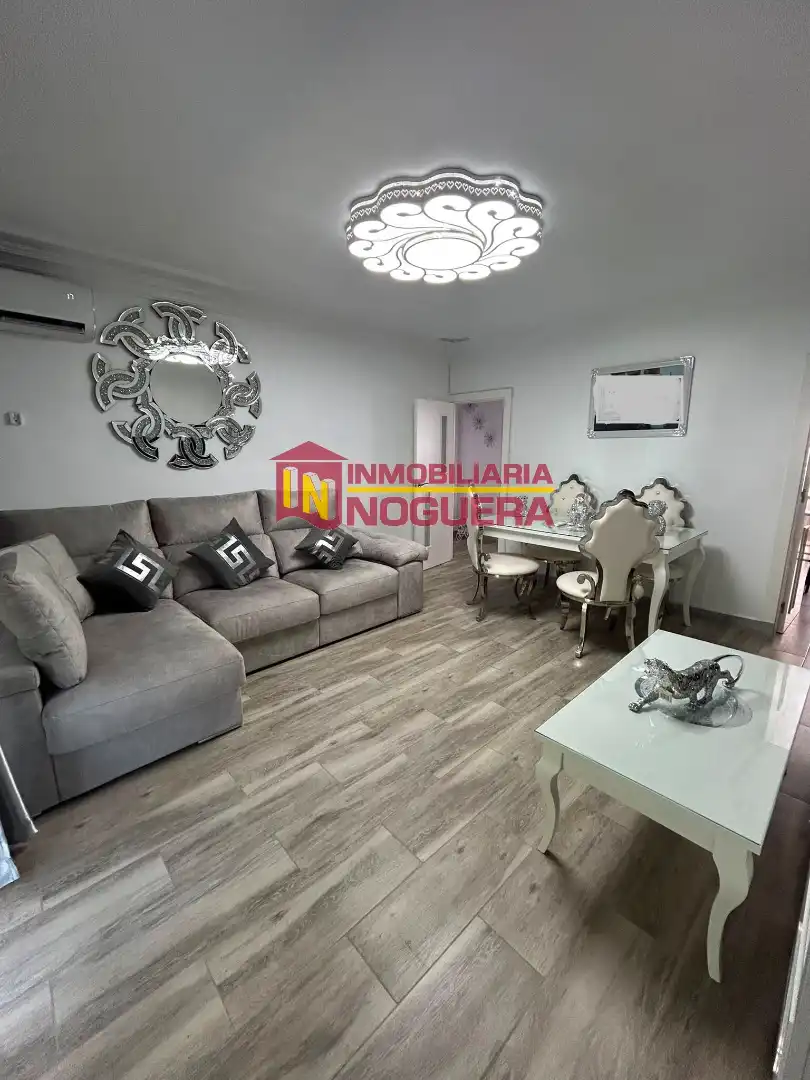 Sala d'estar de Pis en venda en Écija amb Aire condicionat, Rentadora i Microones