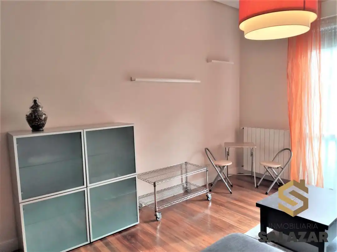Wohnzimmer von Wohnungen zur Miete in Bilbao  mit Heizung und Balkon