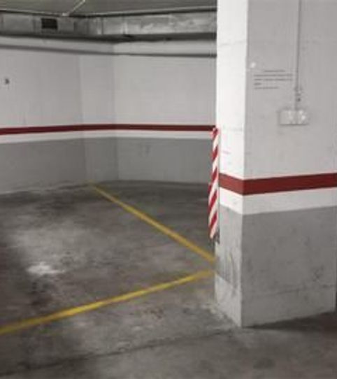 Foto 2 de Garatge en venda a Carrer de la Vallerona, 2, La Plana, Esplugues de Llobregat