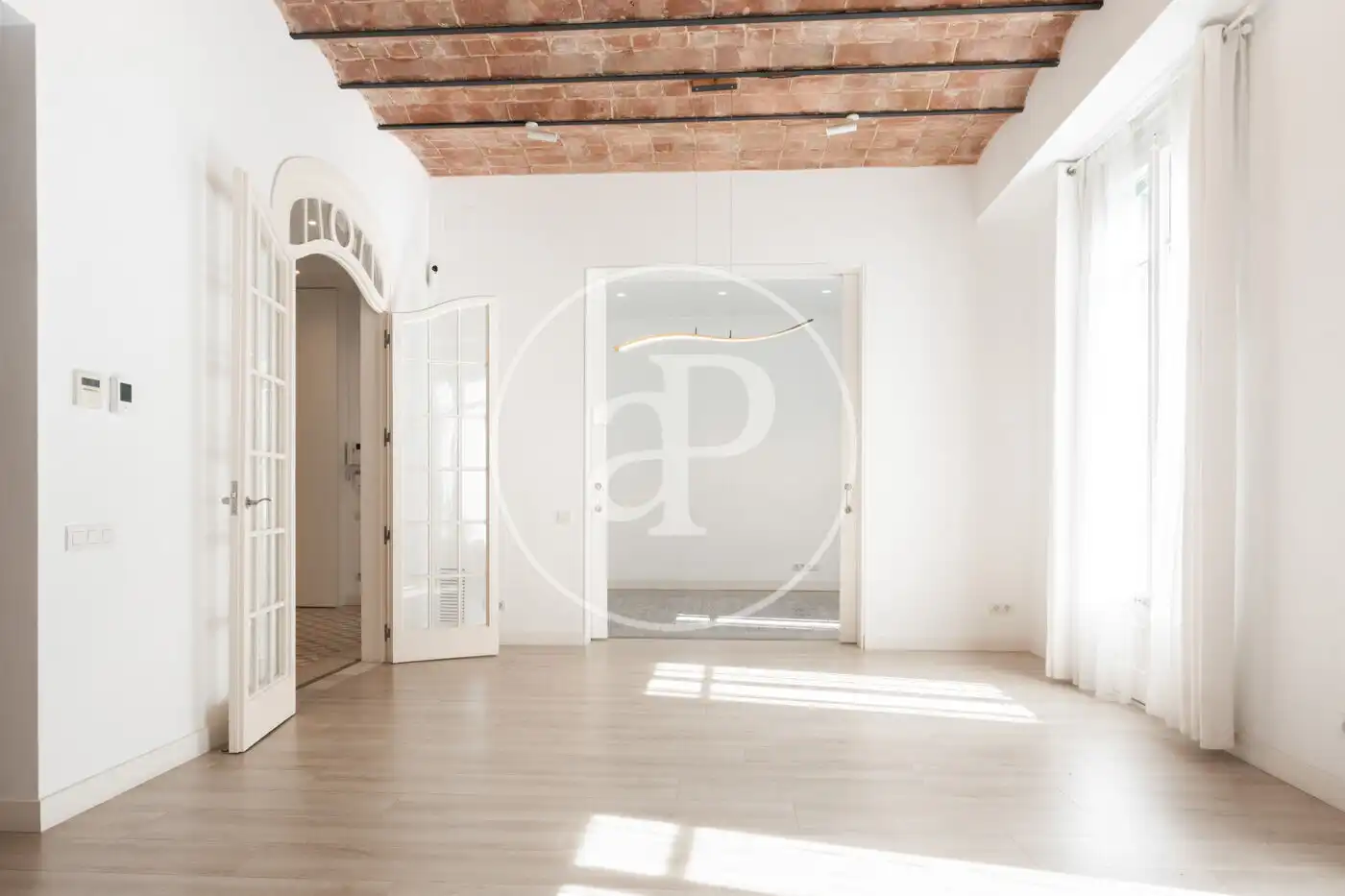 Flat with terrace to rent in C/ de Provença, imagen 3