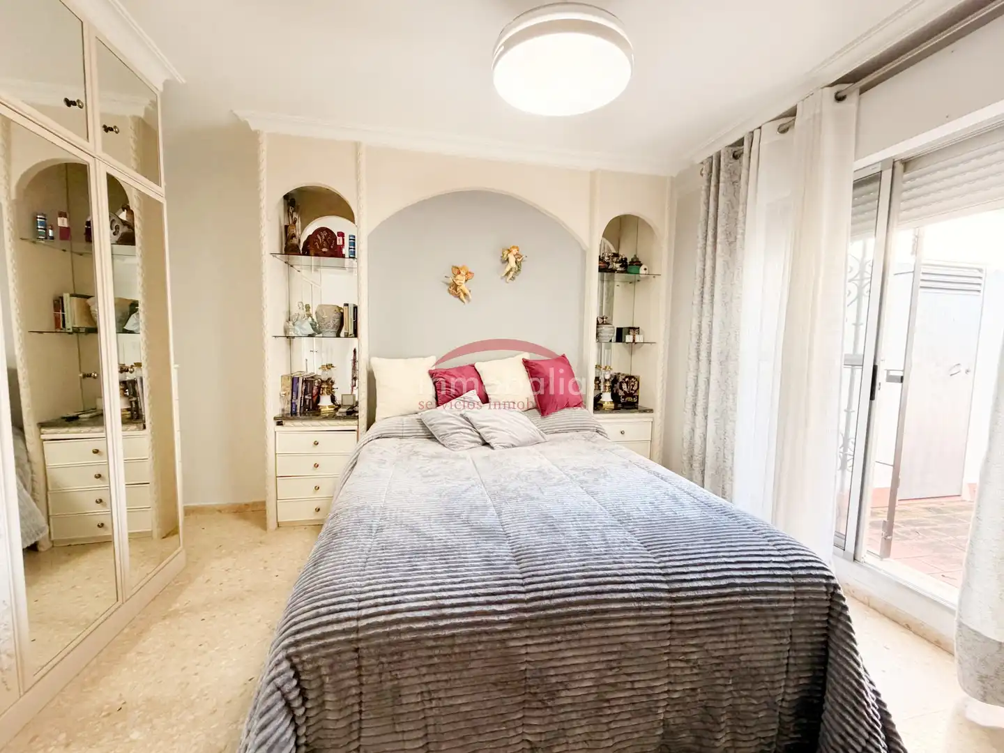 Bedroom of Detached homes for sale in Sevilla  with Air Conditioner, Terrace and Storage room