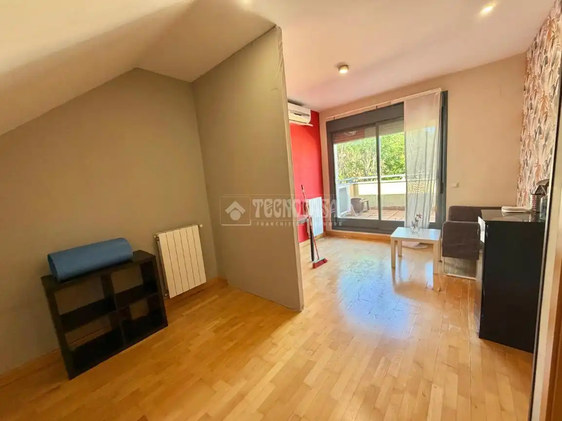 Habitación de Casa adosada en venta en Valdemoro con Aire acondicionado, Jardín privado y Terraza
