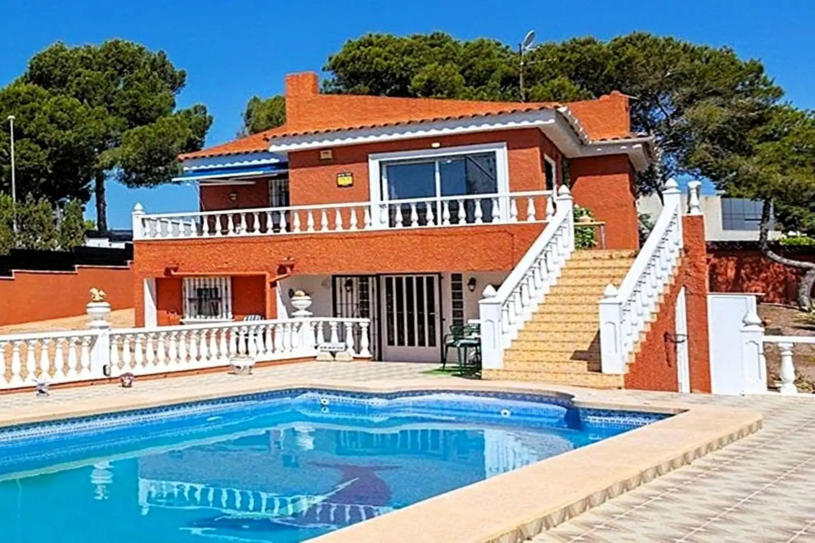 Vista exterior de Casa o chalet en venta en Torrevieja con Aire acondicionado, Calefacción y Jardín privado