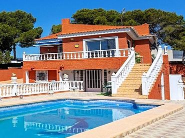 Chalet con piscina en venta en Avenida Av. Elche Bal 41
