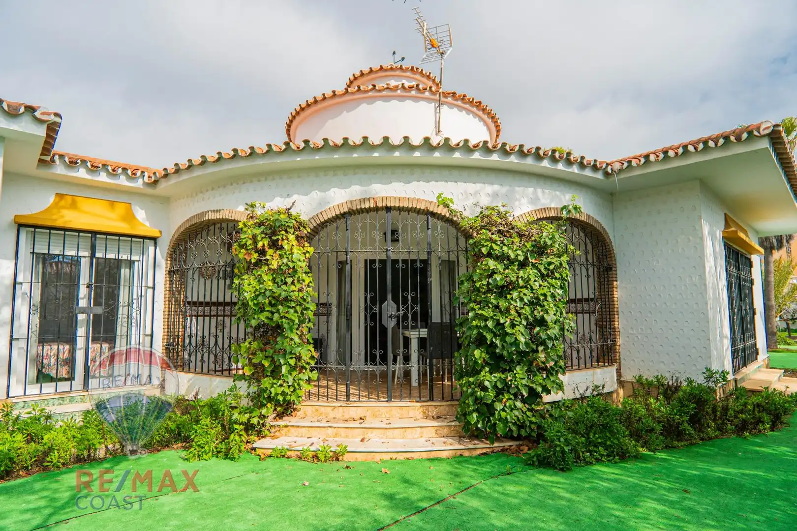 Vista exterior de Casa o chalet en venta en Torrox con Aire acondicionado, Calefacción y Jardín privado