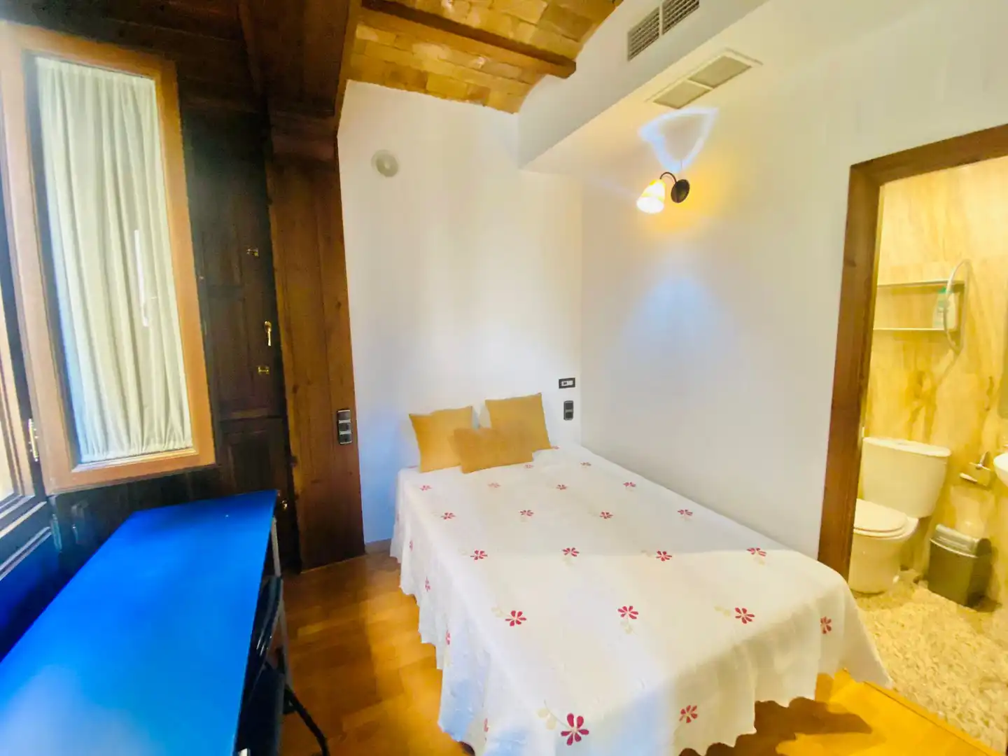 Habitación de Dúplex de alquiler en Granada con Aire acondicionado, Calefacción y Parquet