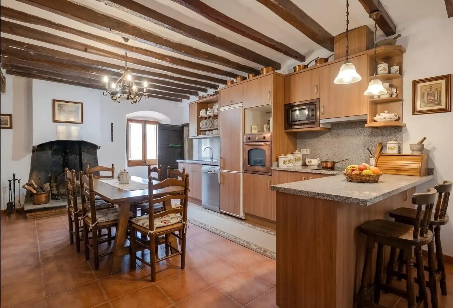 Cocina de Piso de alquiler en La Vall de Bianya con Calefacción, Jardín privado y Terraza
