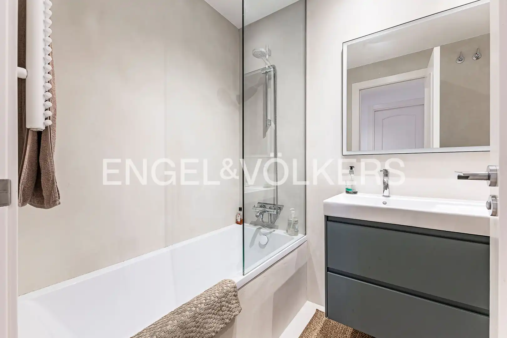 Badezimmer von Wohnung zum Verkauf in L'Hospitalet de Llobregat mit Klimaanlage, Heizung und Abstellraum