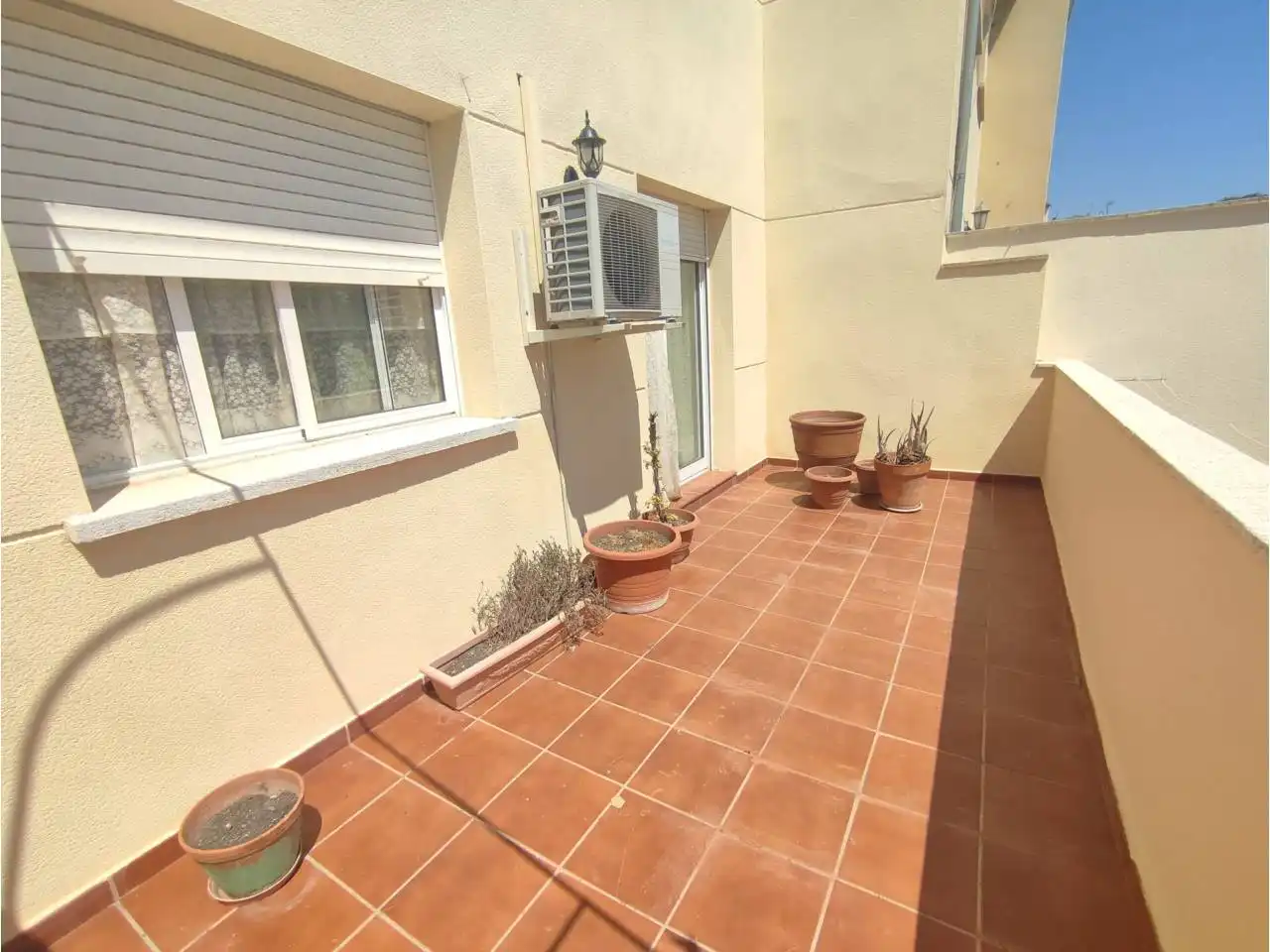 Terrassa de Casa o xalet en venda en La Granada amb Aire condicionat, Calefacció i Jardí privat
