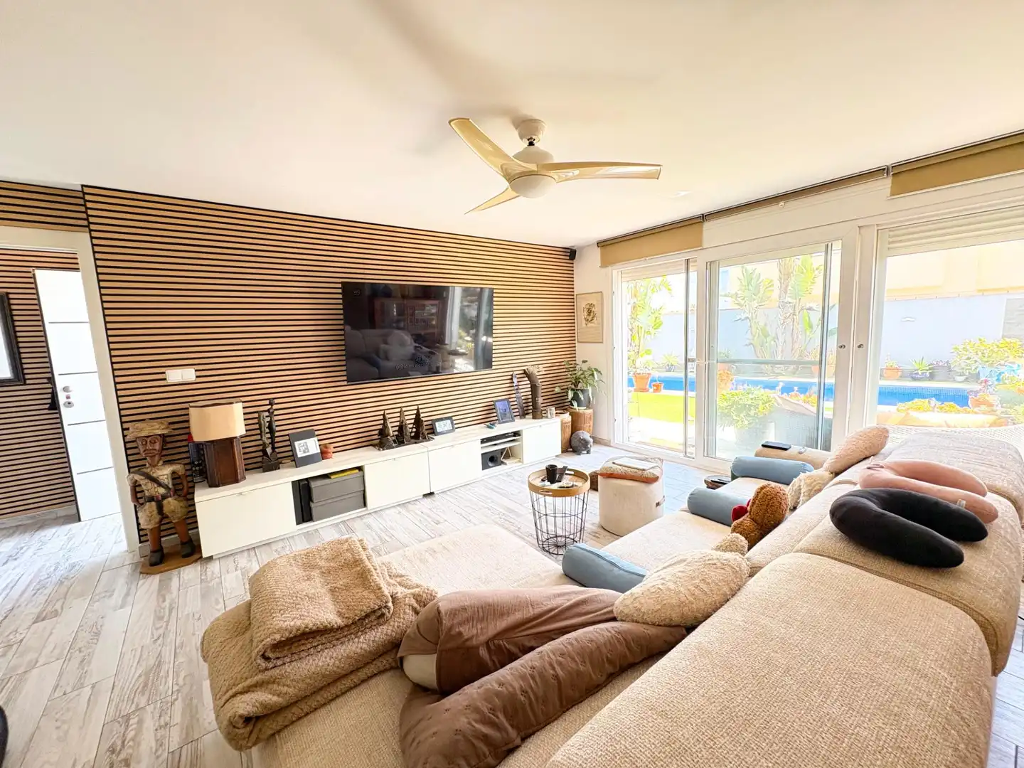 Sala de estar de Casa o chalet en venta en Torrevieja con Balcón y Piscina comunitaria