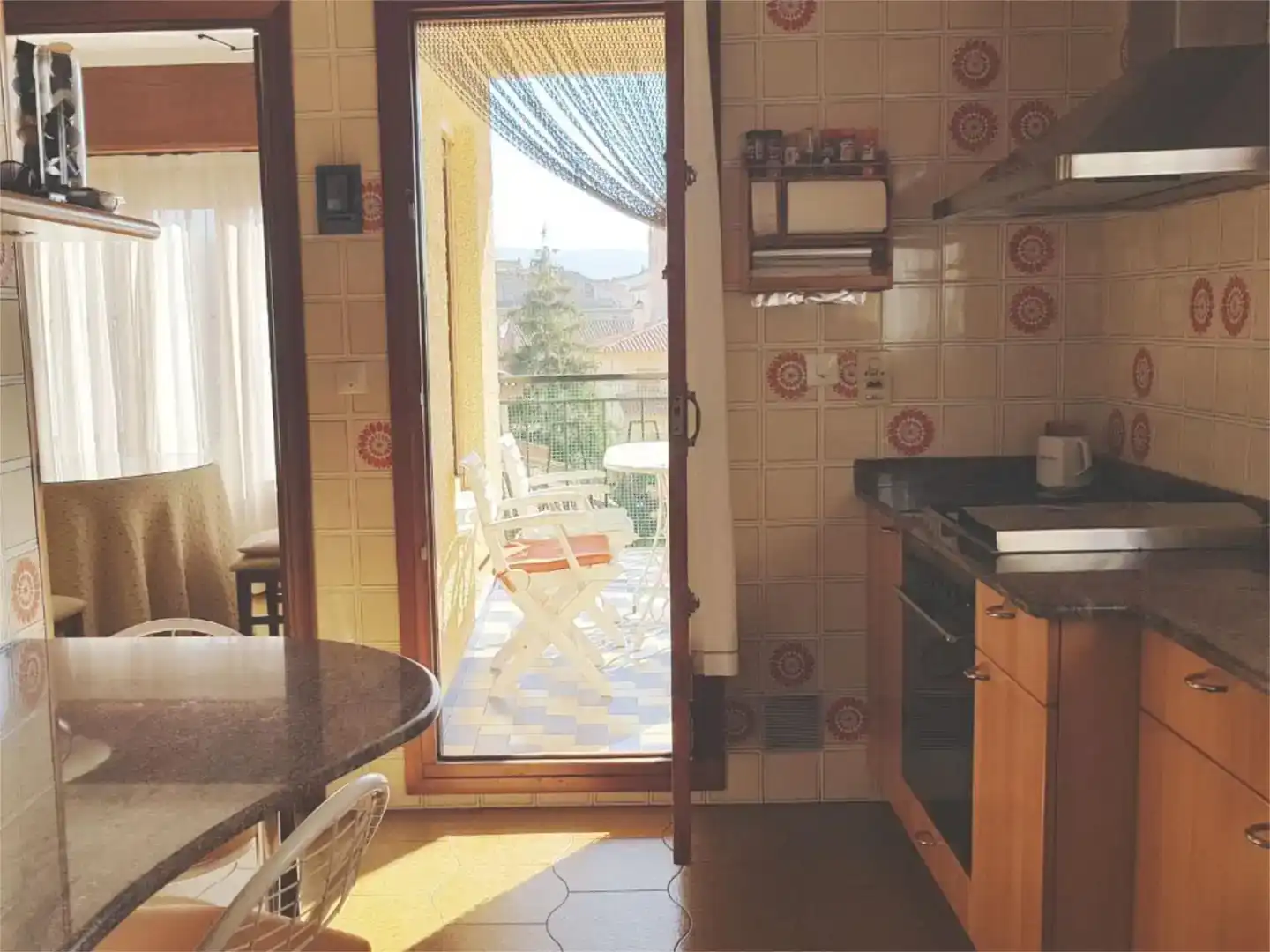 Küche von Wohnung zum Verkauf in Jarafuel mit Klimaanlage und Balkon