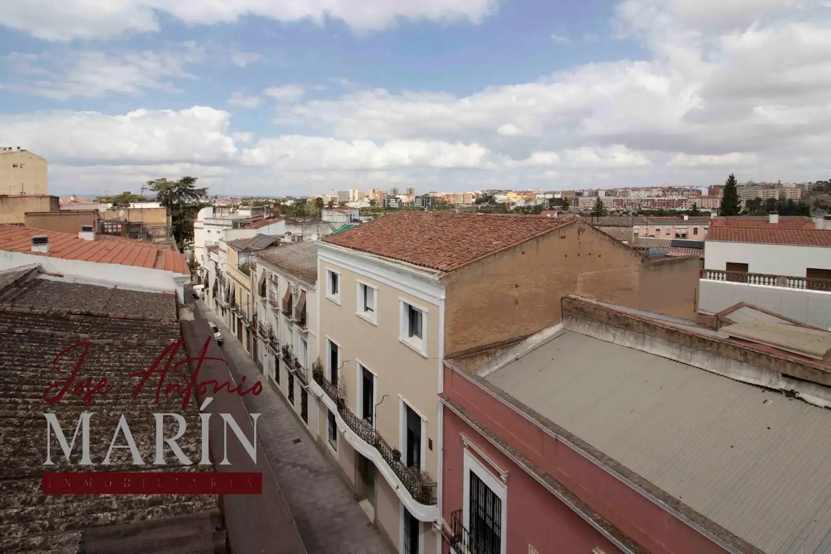 Vista exterior de Casa o xalet en venda en Badajoz amb Calefacció i Terrassa