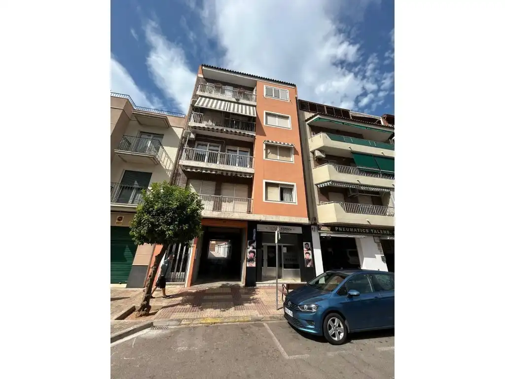 Flat for sale in Carcaixent