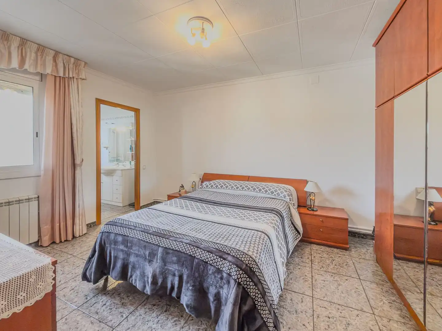 Dormitori de Casa o xalet en venda en Terrassa amb Calefacció, Jardí privat i Terrassa