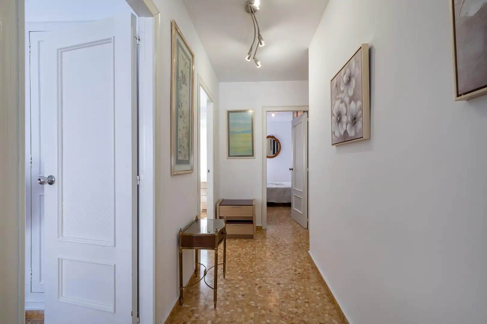 Flat for sale in Albal  with Balcony
