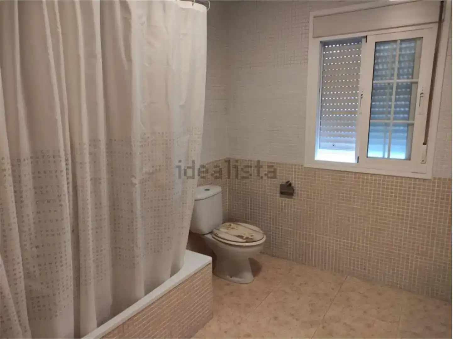 Baño de Casa adosada en venta en Gilena con Aire acondicionado y Amueblado