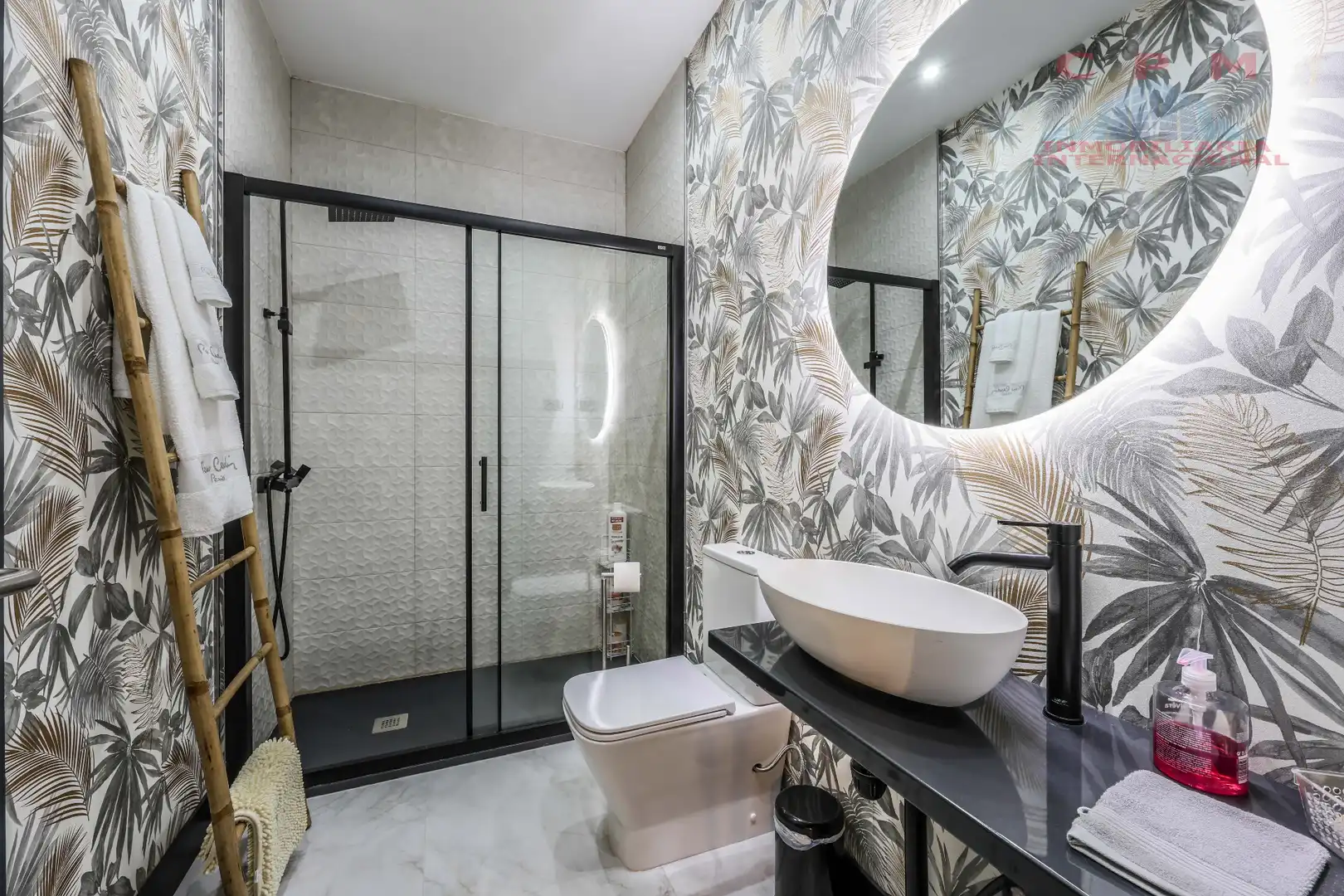 Badezimmer von Wohnung zur Miete in Alcobendas mit Klimaanlage, Heizung und Parkett