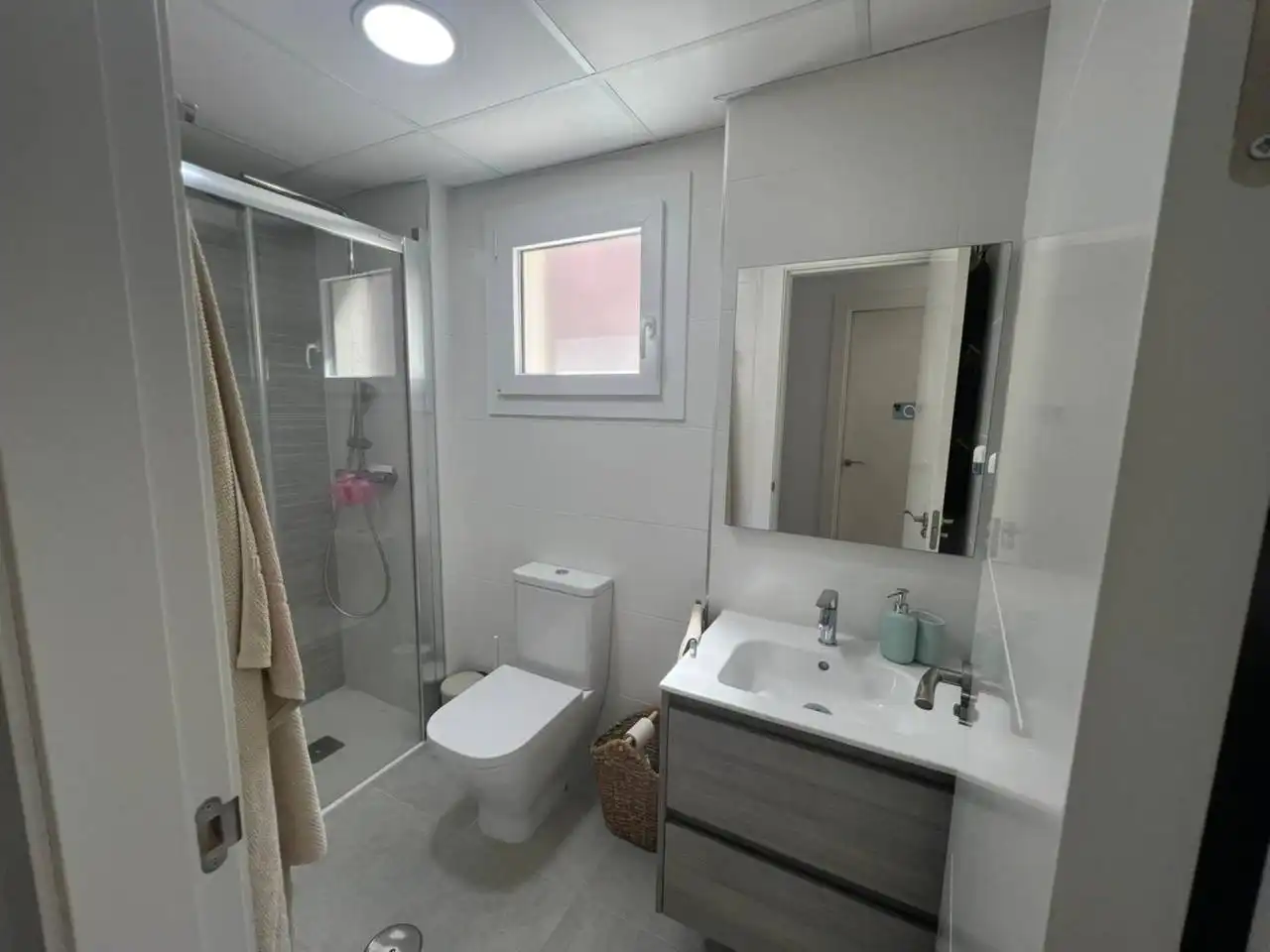 Bany de Apartament de lloguer en Almuñécar amb Terrassa i Piscina comunitària