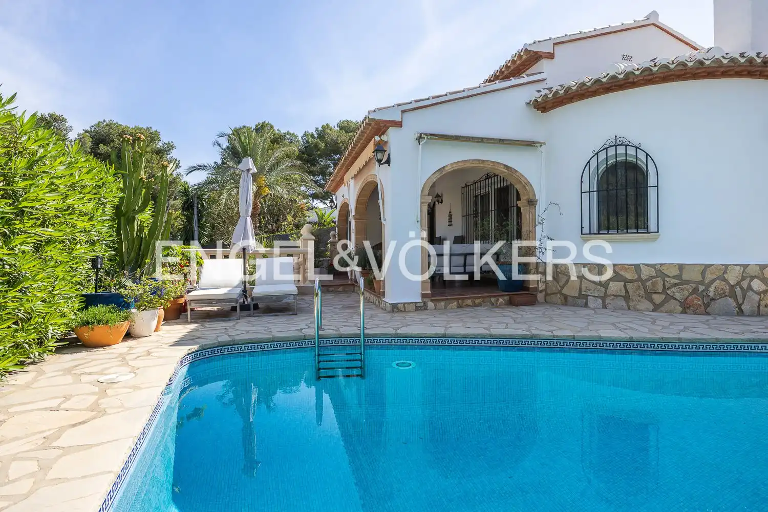 Vista exterior de Finca rústica en venda en Jávea / Xàbia amb Aire condicionat, Calefacció i Jardí privat