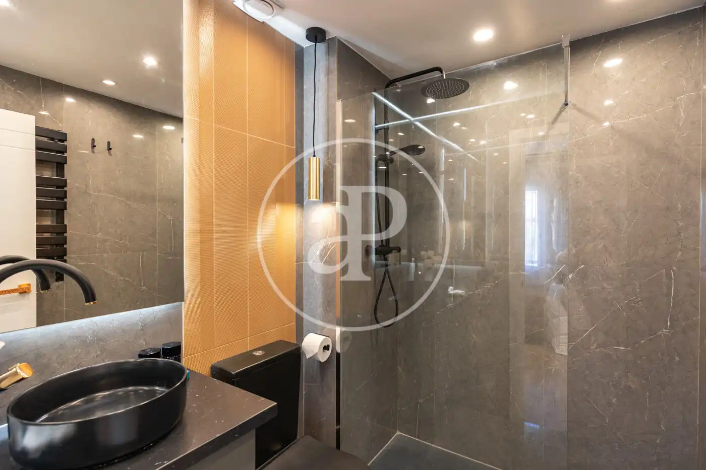 Baño de Piso en venta en Barcelona con Aire acondicionado, Calefacción y Amueblado