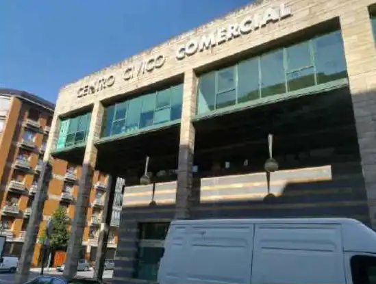 Büro zur Miete in C/ Comandante Caballero, Llamaquique