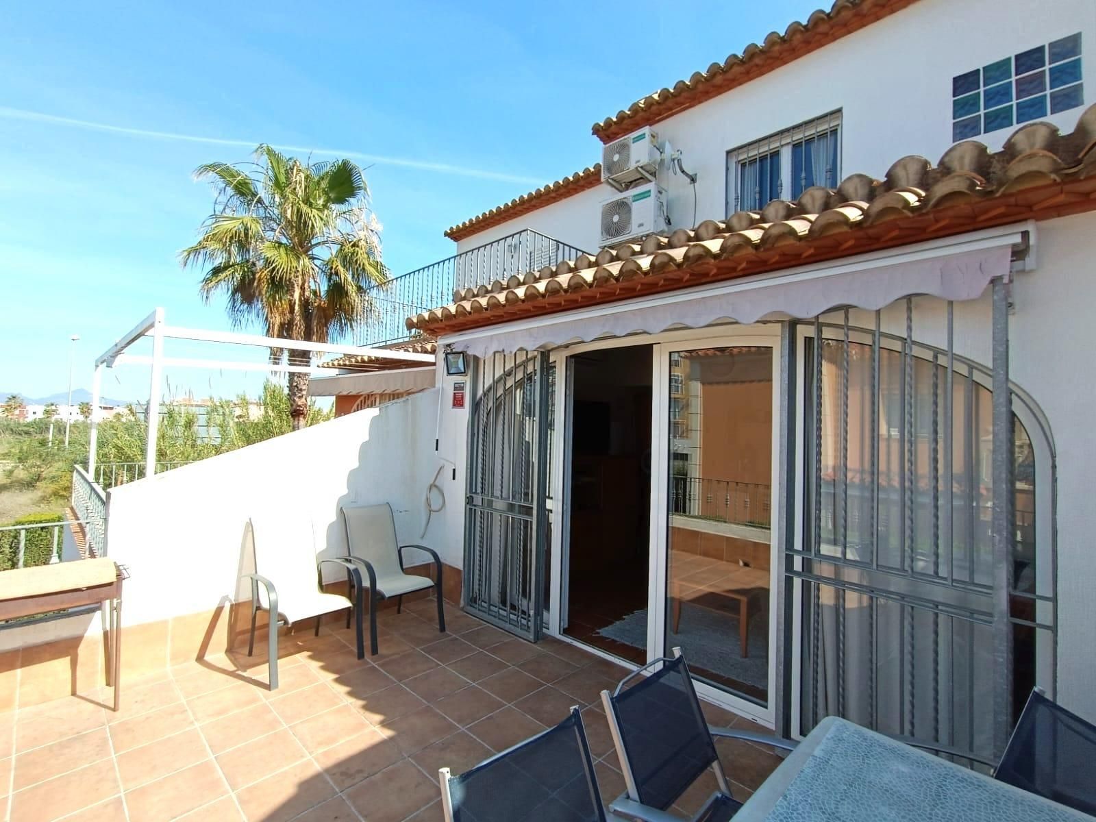 Casa adosada en venta en Oliva Nova