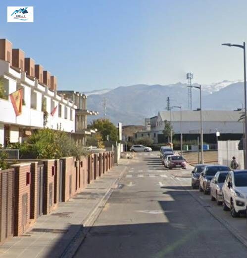 Vista exterior de Casa o xalet en venda en Churriana de la Vega amb Terrassa i Balcó