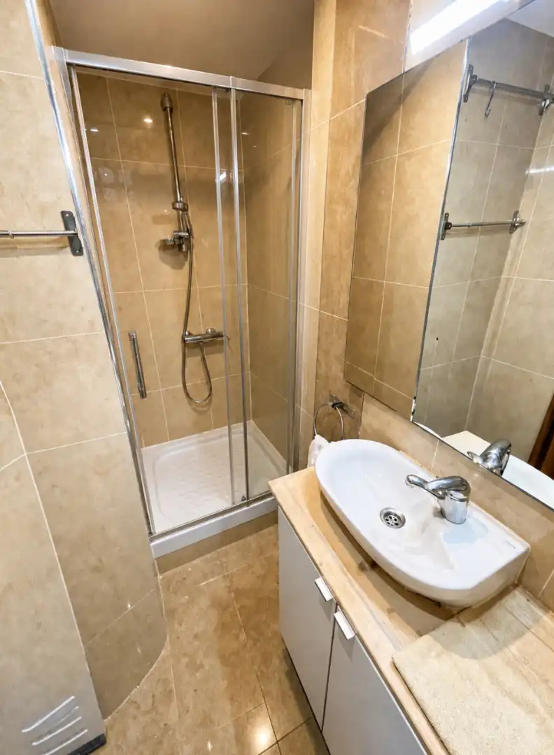Baño de Dúplex en venta en Barcelona con Horno