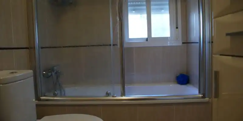 Baño de Casa o chalet en venta en La Carlota con Jardín privado, Terraza y Trastero