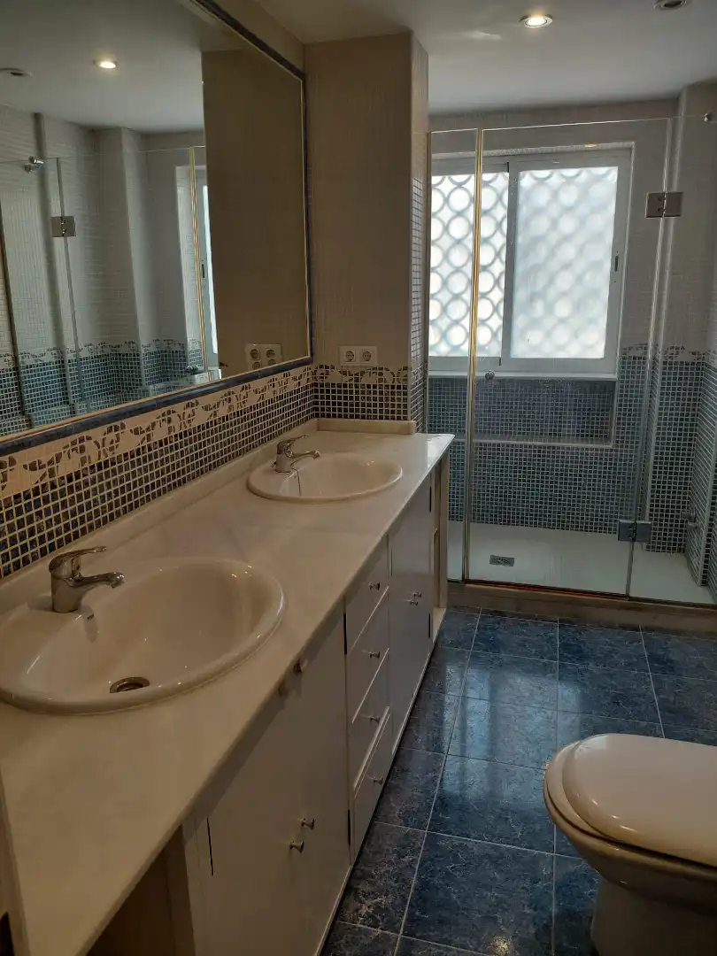 Baño de Piso de alquiler en Córdoba con Aire acondicionado, Calefacción y Terraza