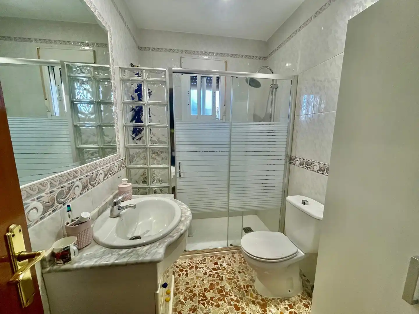 Bany de Casa o xalet en venda en Córdoba amb Aire condicionat, Jardí privat i Terrassa