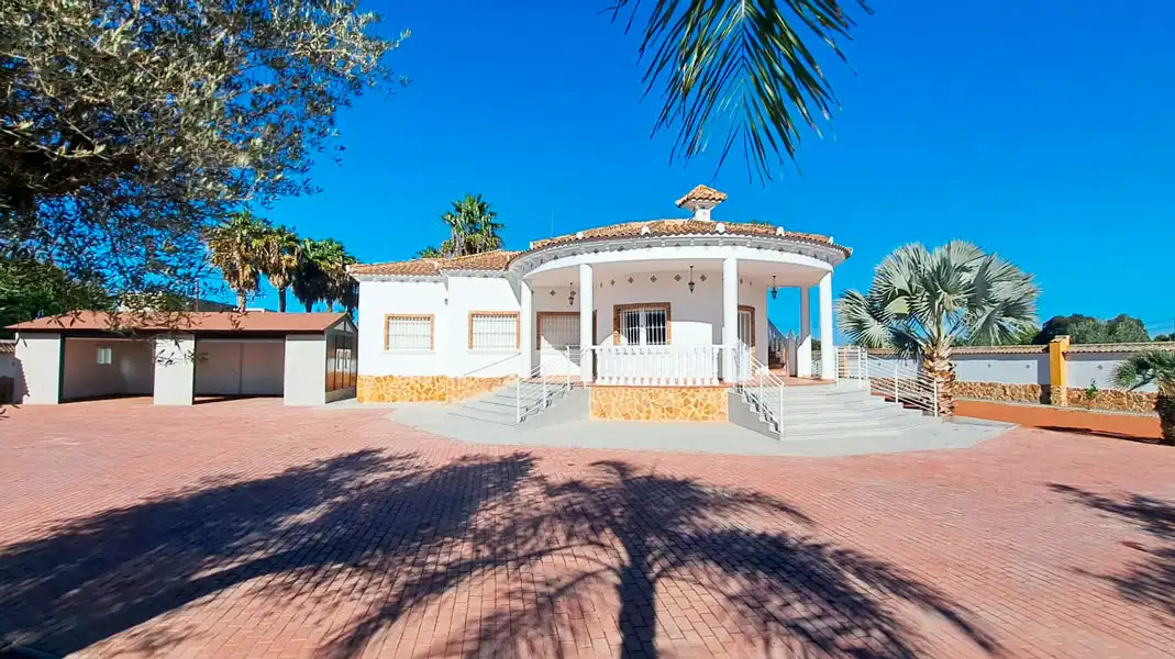 Vista exterior de Casa o xalet en venda en Catral amb Jardí privat i Terrassa