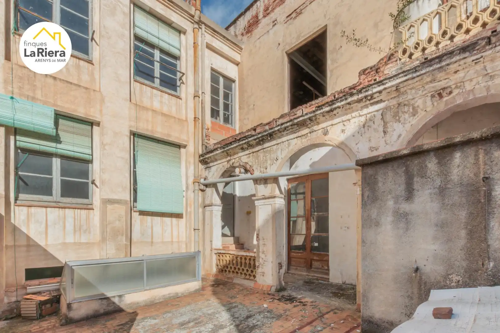 Vista exterior de Casa o chalet en venta en Arenys de Mar con Balcón y Alarma