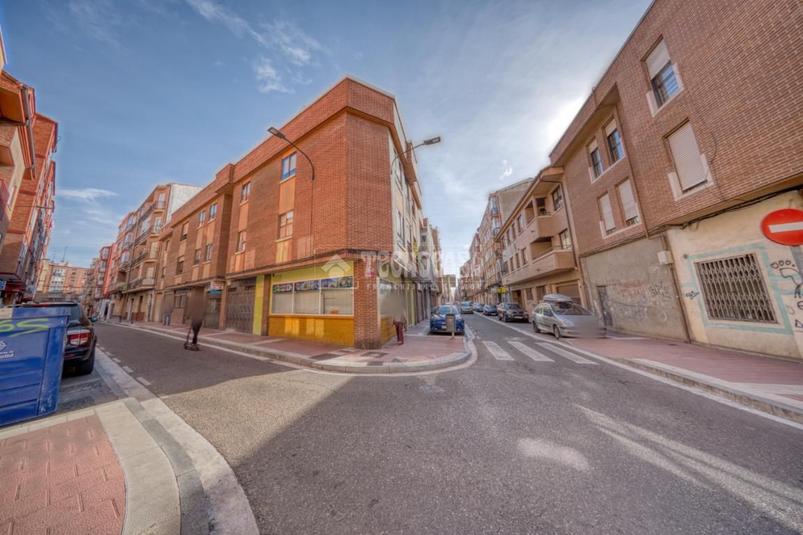 Vista exterior de Pis en venda en Valladolid Capital amb Calefacció