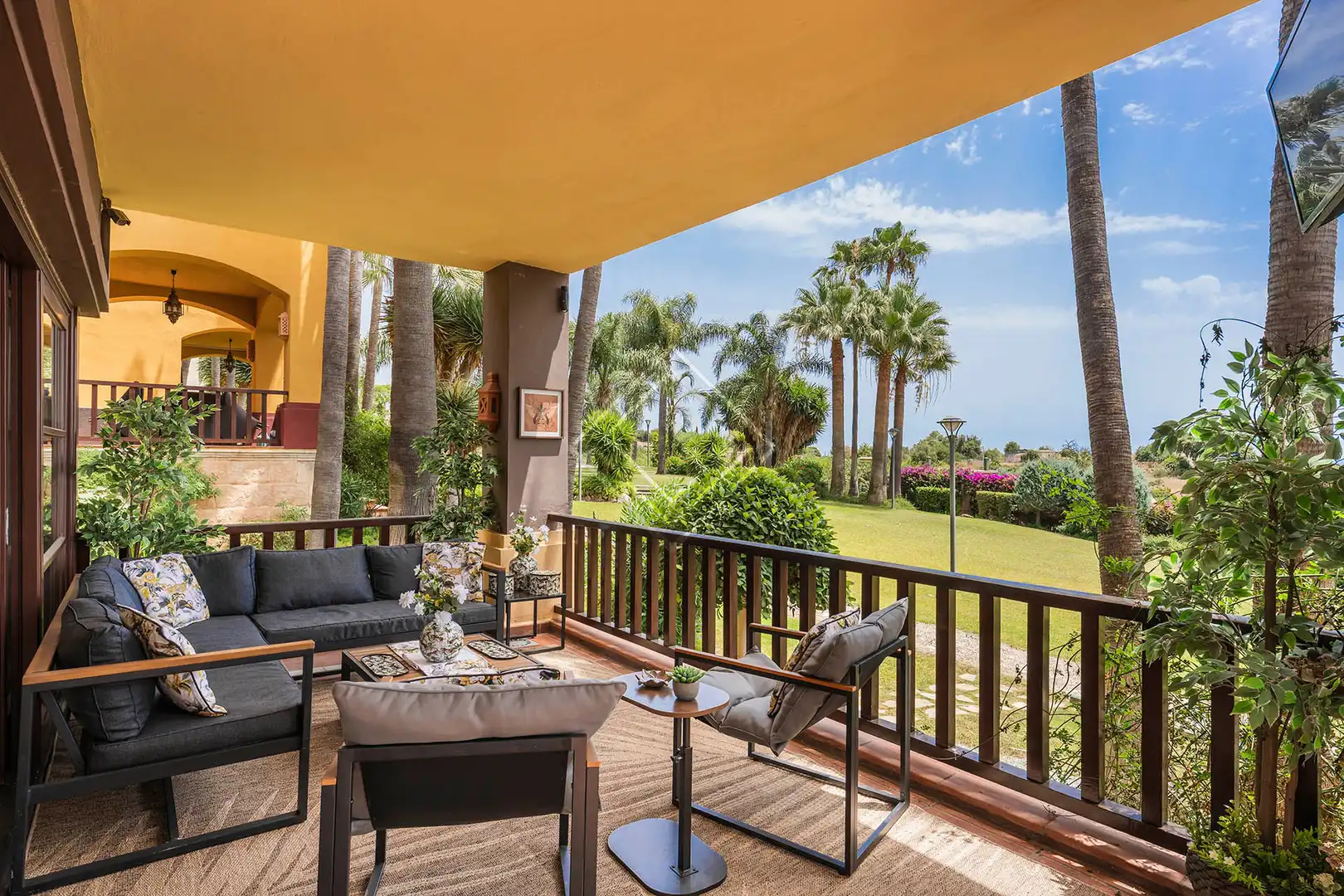 Chalet con piscina en venta en Milla de Oro, imagen 3