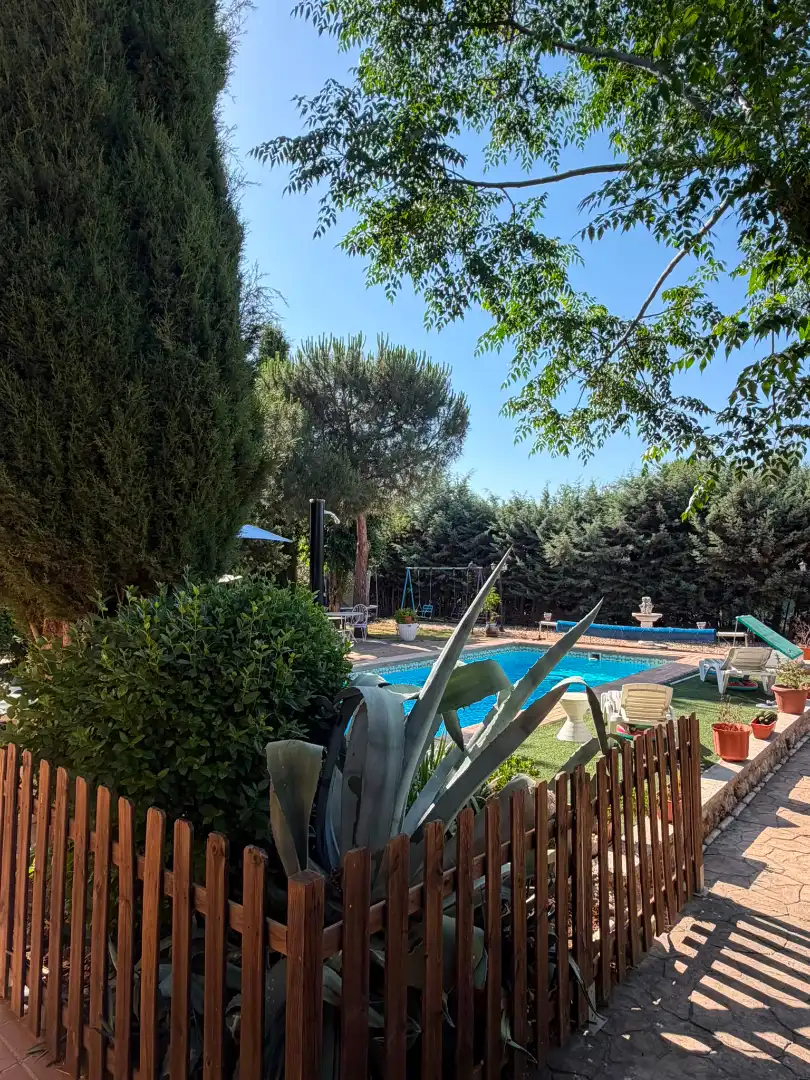Piscina de Casa o chalet en venta en Nuevo Baztán con Calefacción, Jardín privado y Terraza