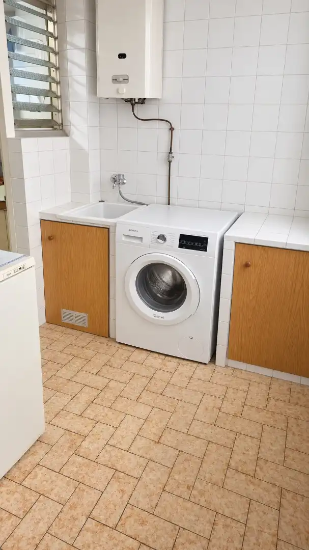 Kitchen of Flat for sale in El Prat de Llobregat  with Air Conditioner, Heating and Oven