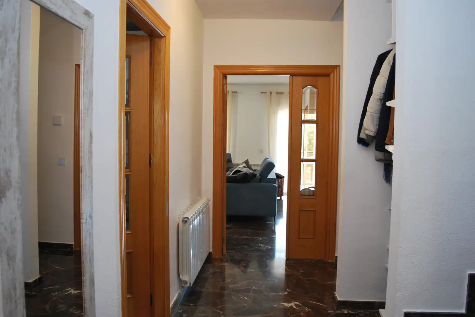 Einfamilien-Reihenhaus zum Verkauf in Valdemorillo mit Privatgarten, Terrasse und Abstellraum