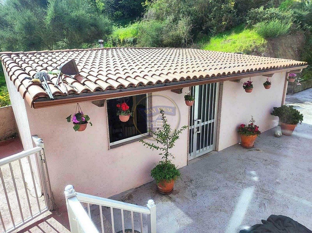 Vista exterior de Casa adosada en venta en Vigo  con Calefacción y Terraza