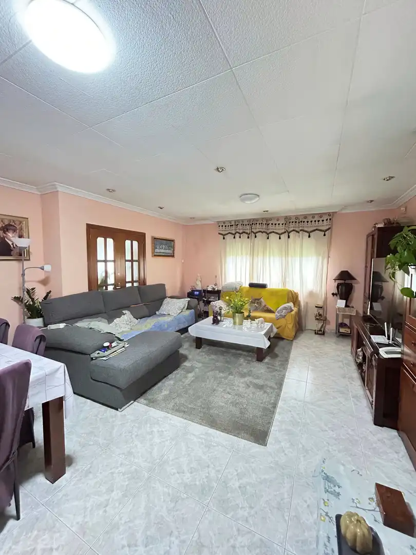 Sala de estar de Casa o chalet en venta en Vilobí d'Onyar con Aire acondicionado, Calefacción y Jardín privado