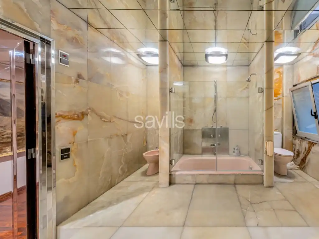 Badezimmer von Wohnungen zum Verkauf in Barcelona