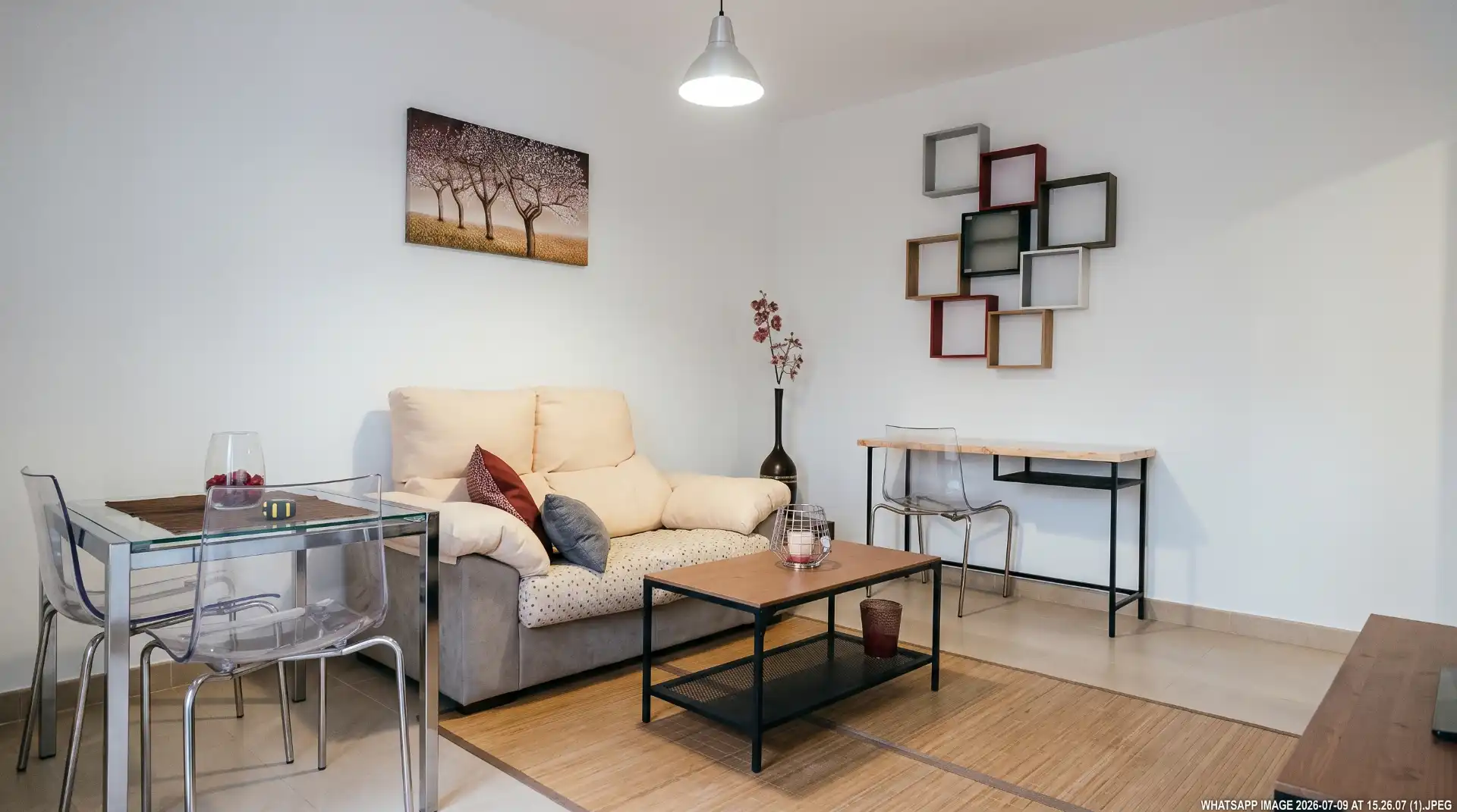 Sala d'estar de Casa o xalet en venda en Viladecans amb Jardí privat, Terrassa i Piscina