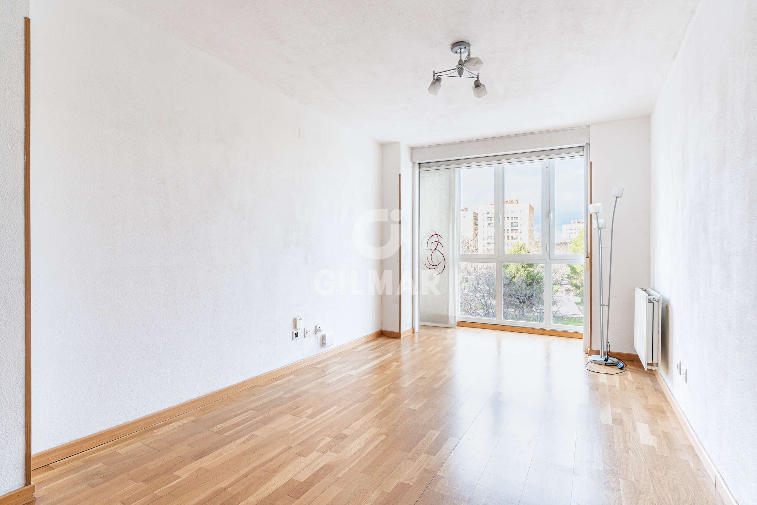 Dormitori de Pis en venda en  Madrid Capital amb Calefacció, Jardí privat i Traster