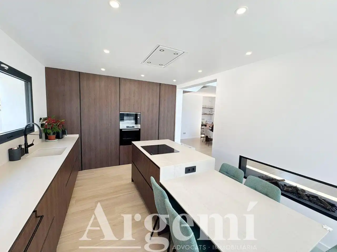 Cocina de Casa o chalet en venta en Santa Perpètua de Mogoda con Aire acondicionado, Jardín privado y Piscina