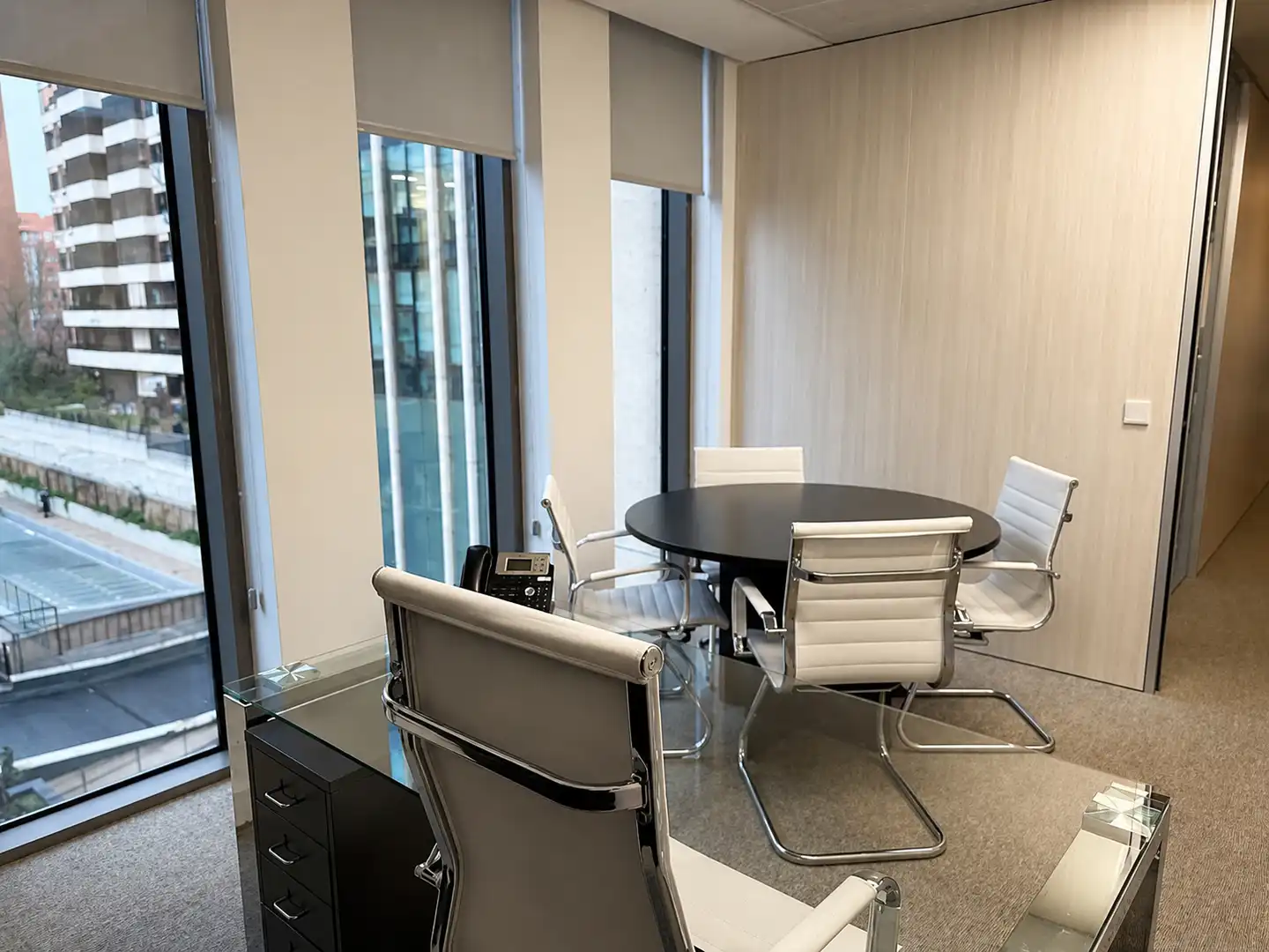 Büro zur Miete in Madrid mit Klimaanlage, Heizung und Möbliert