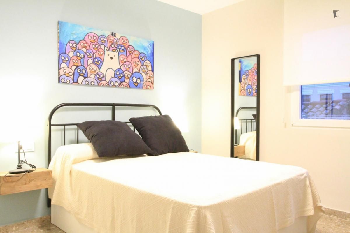Dormitori de Apartament per a compartir en  Valencia Capital amb Aire condicionat, Moblat i Forn